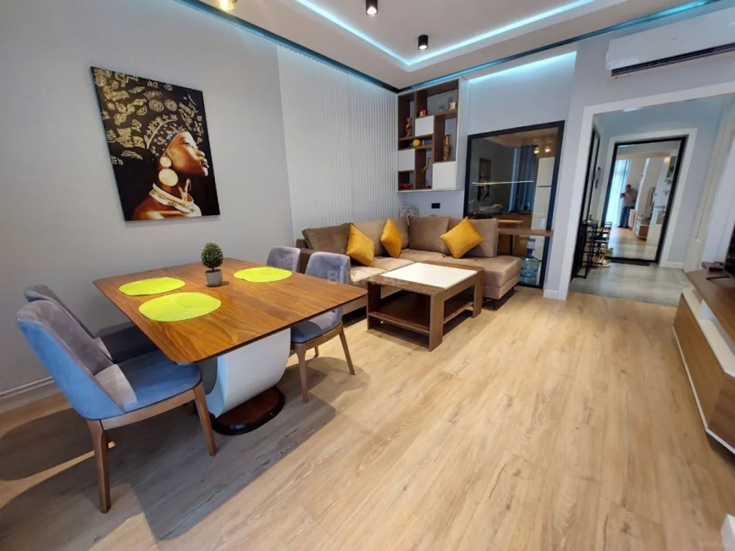 Kirayə verilir 2 otaqlı mənzil 70 m²