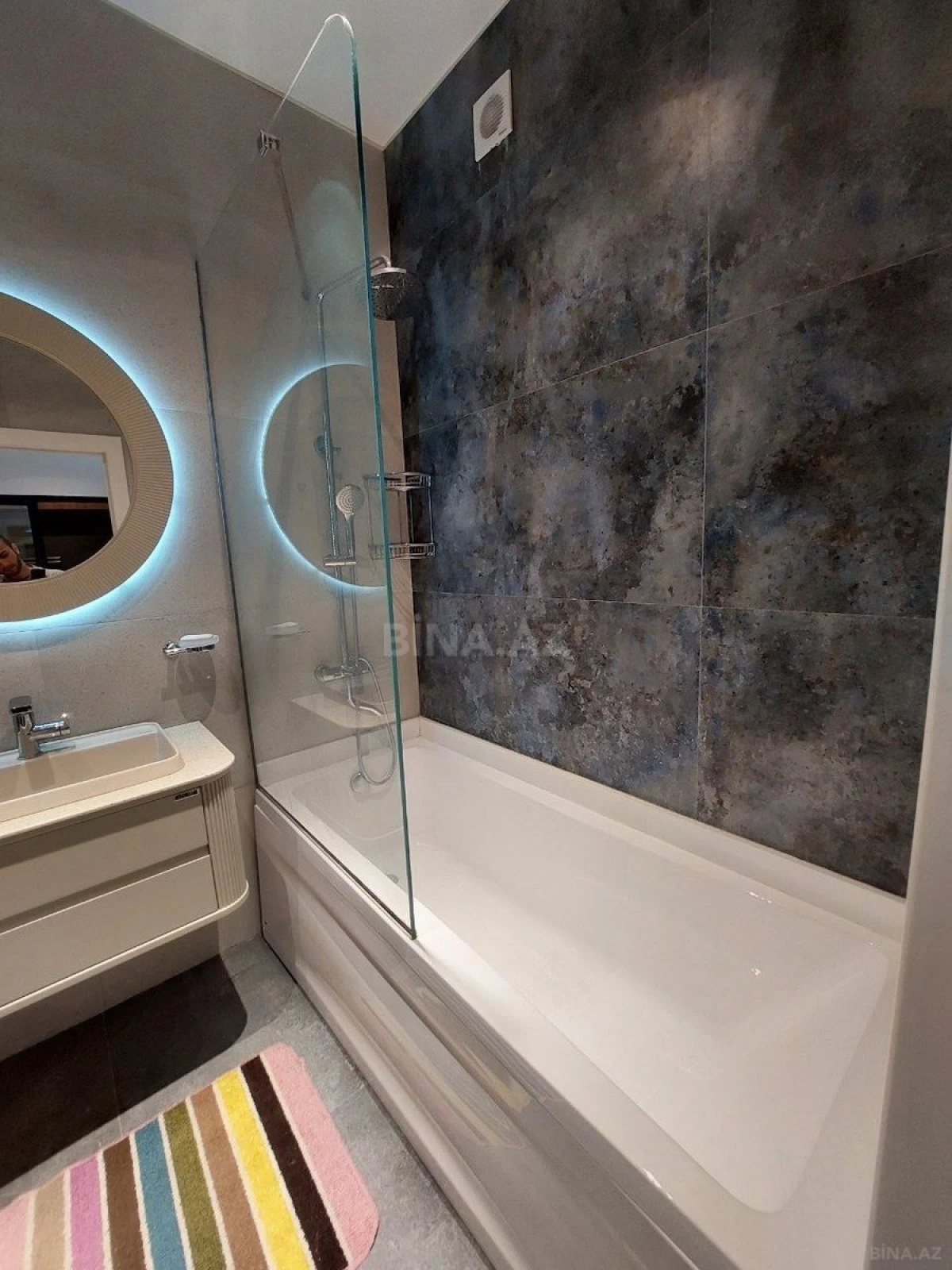 Kirayə verilir 2 otaqlı mənzil 70 m²