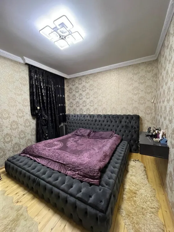 Satılır 4 otaqlı həyət evi 200 m²