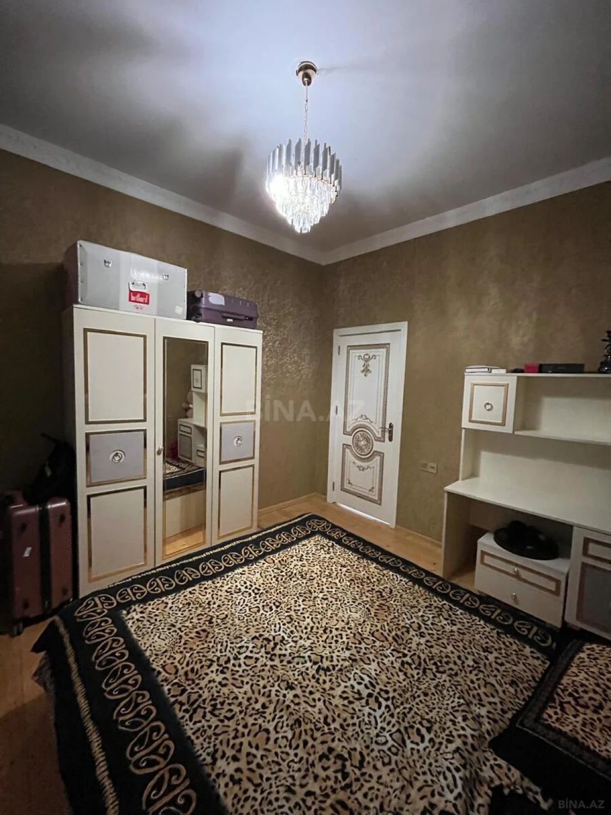 Satılır 4 otaqlı həyət evi 200 m²