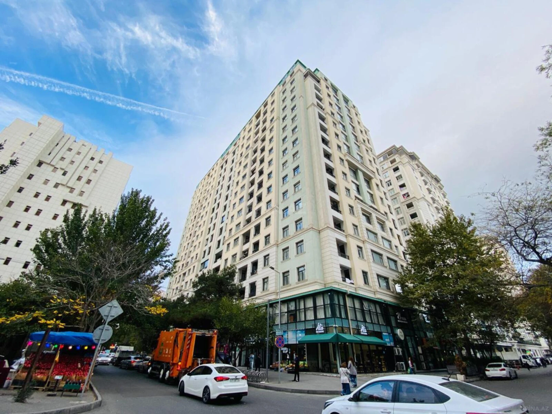 Satılır 2 otaqlı mənzil 76 m²