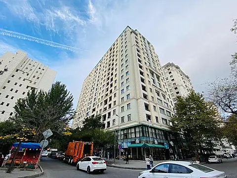 Satılır 2 otaqlı mənzil 76 m²