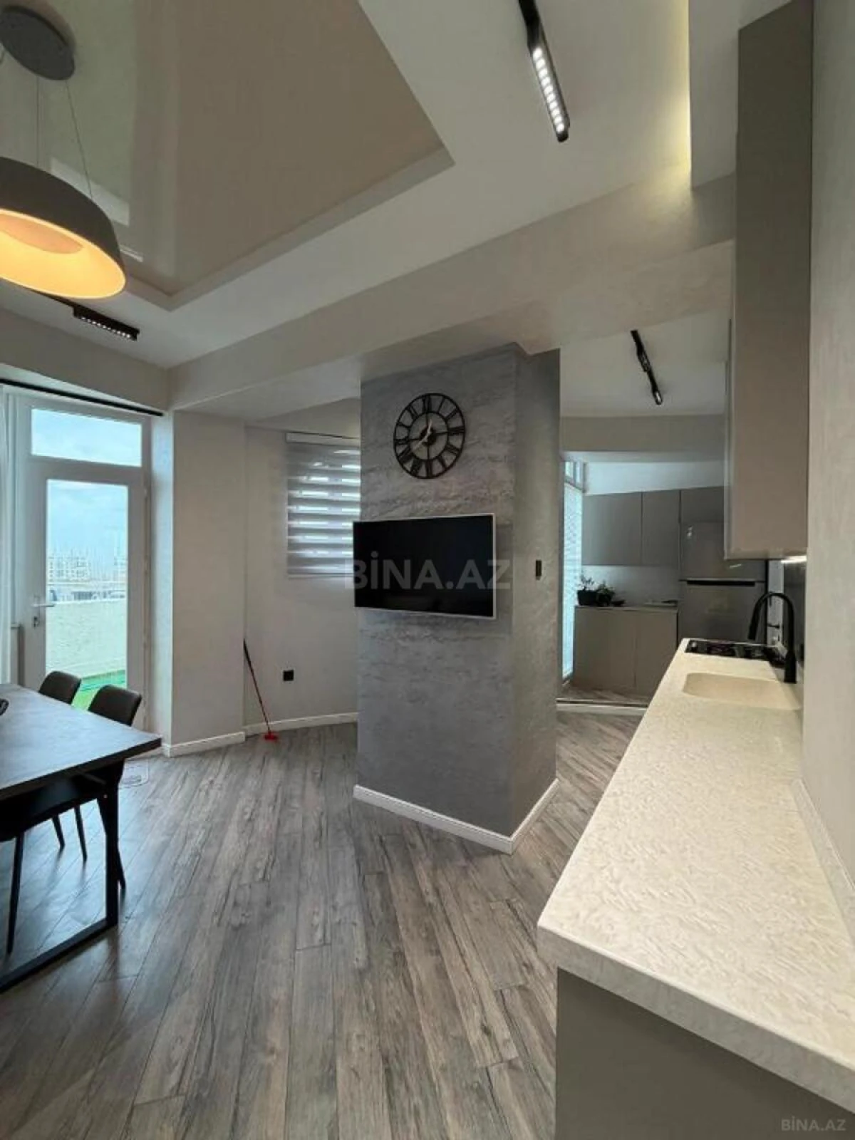 Satılır 3 otaqlı mənzil 465 m²