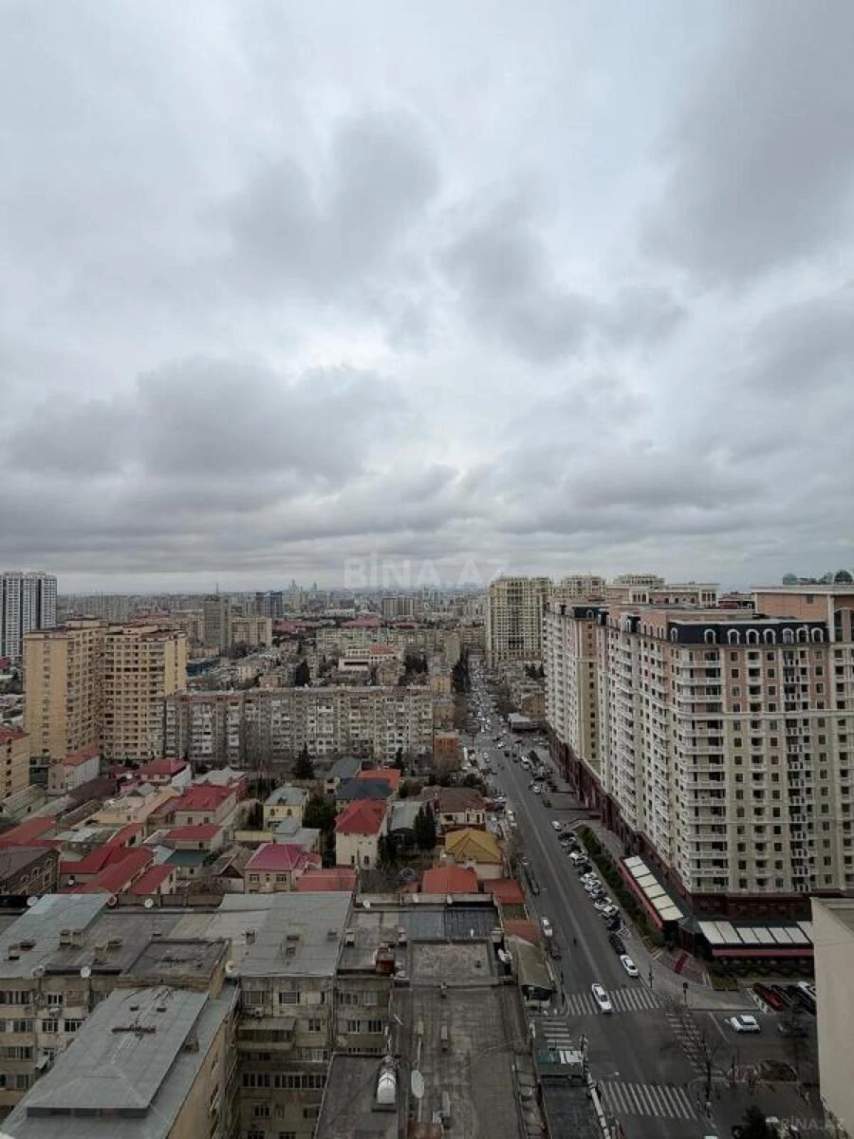 Satılır 3 otaqlı mənzil 465 m²