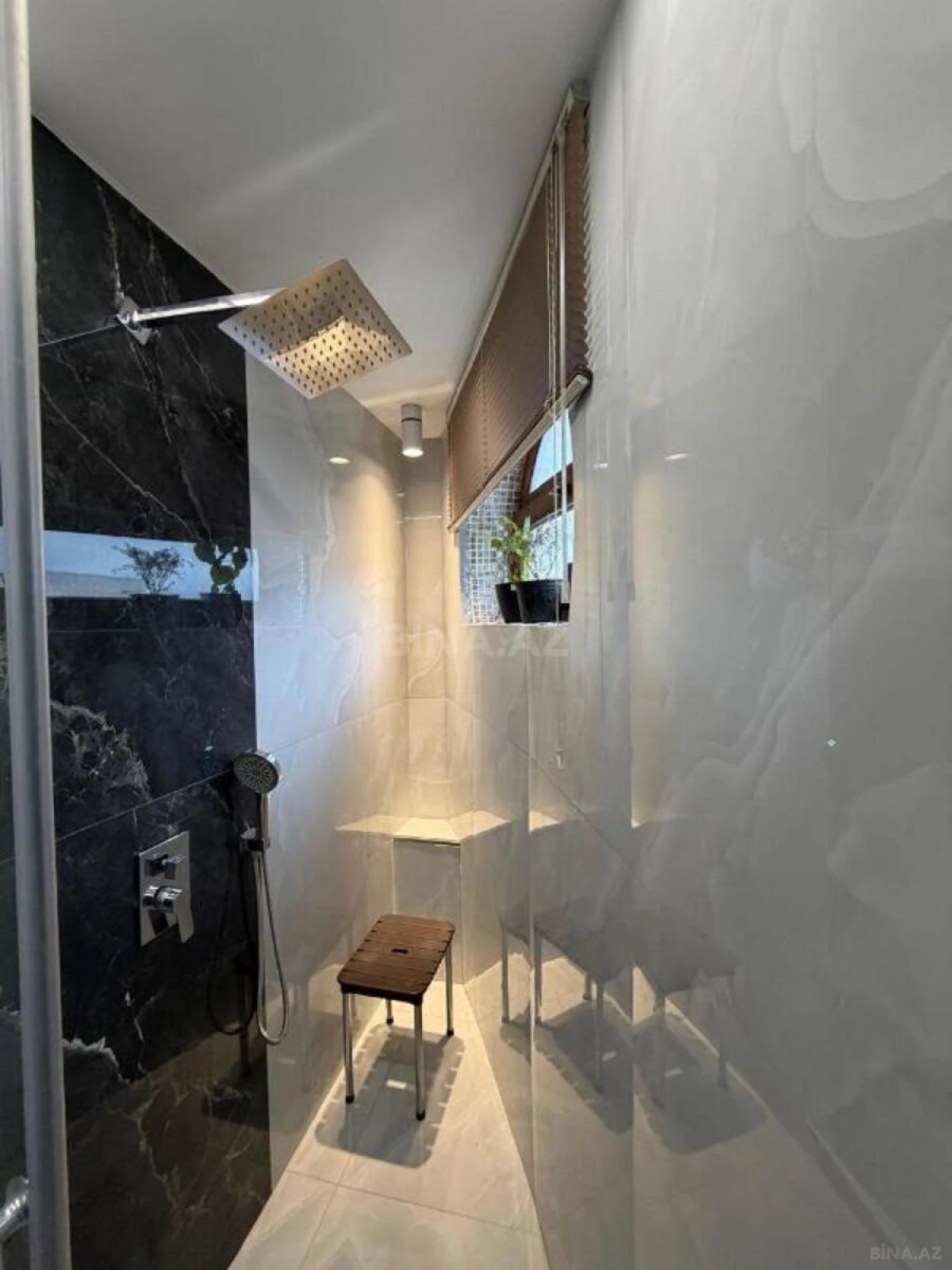 Satılır 3 otaqlı mənzil 465 m²