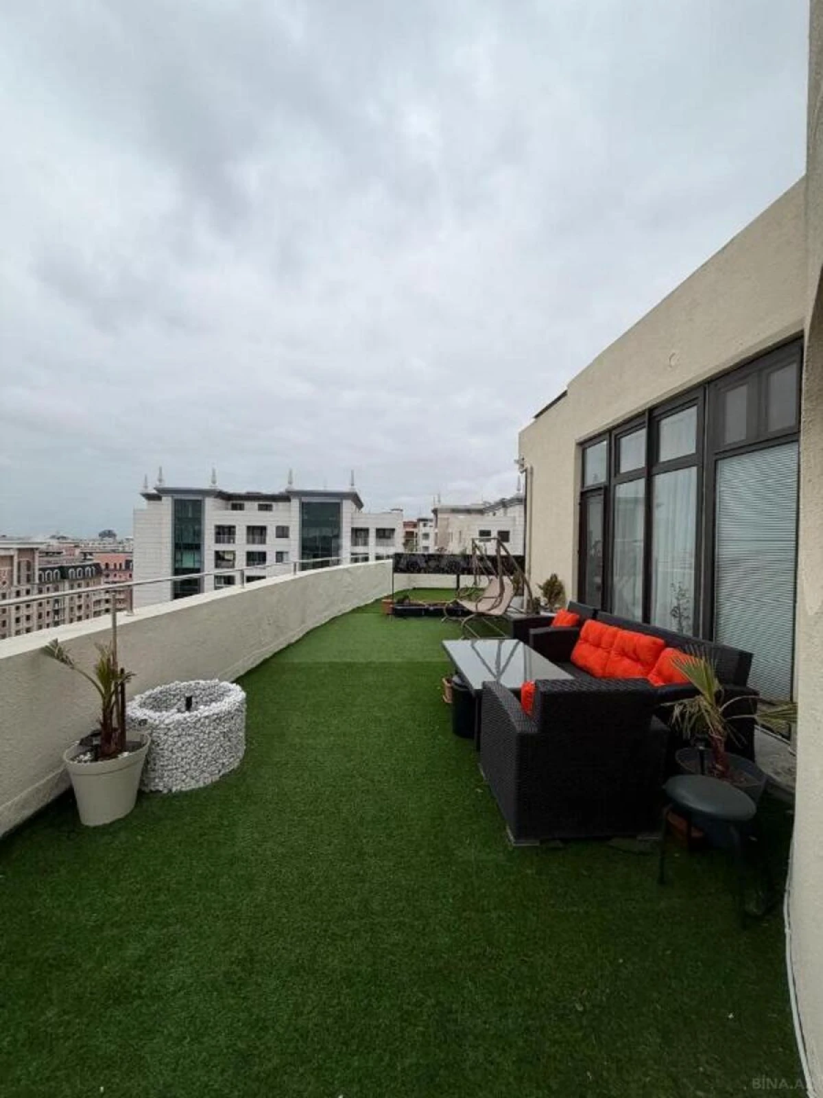 Satılır 3 otaqlı mənzil 465 m²
