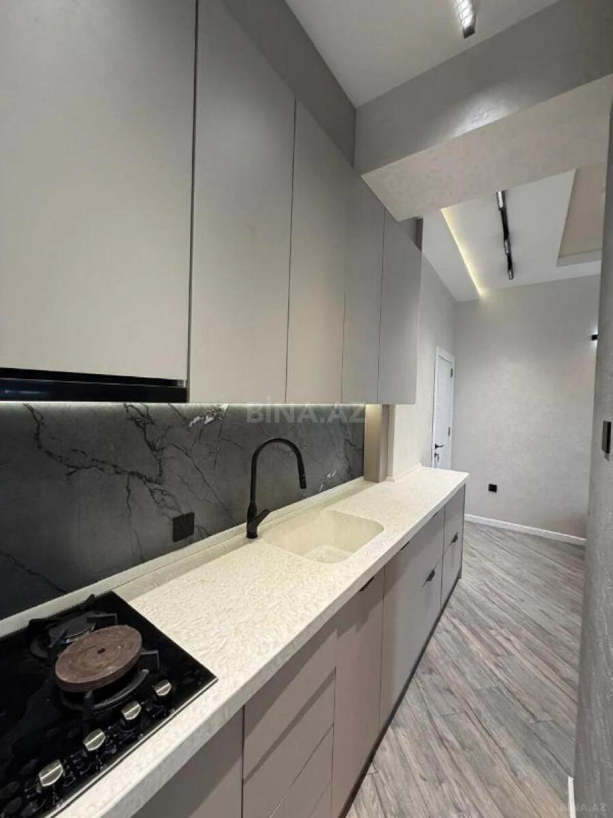 Satılır 3 otaqlı mənzil 465 m²