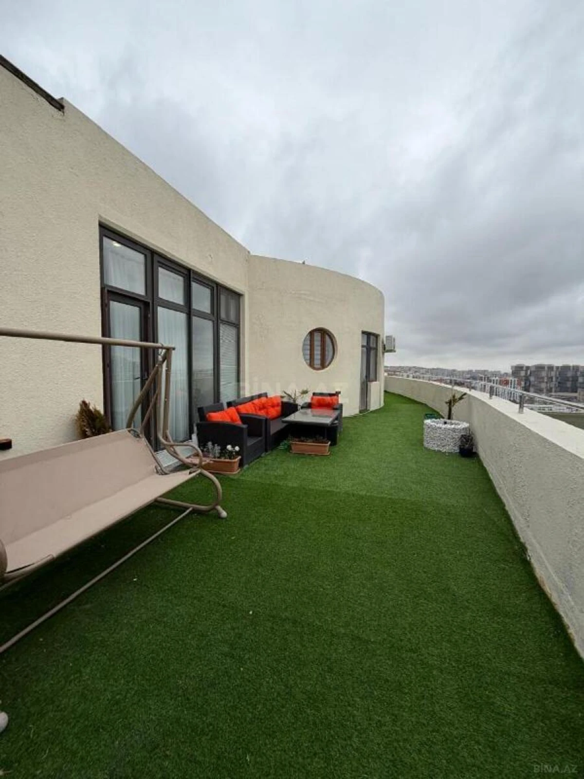 Satılır 3 otaqlı mənzil 465 m²