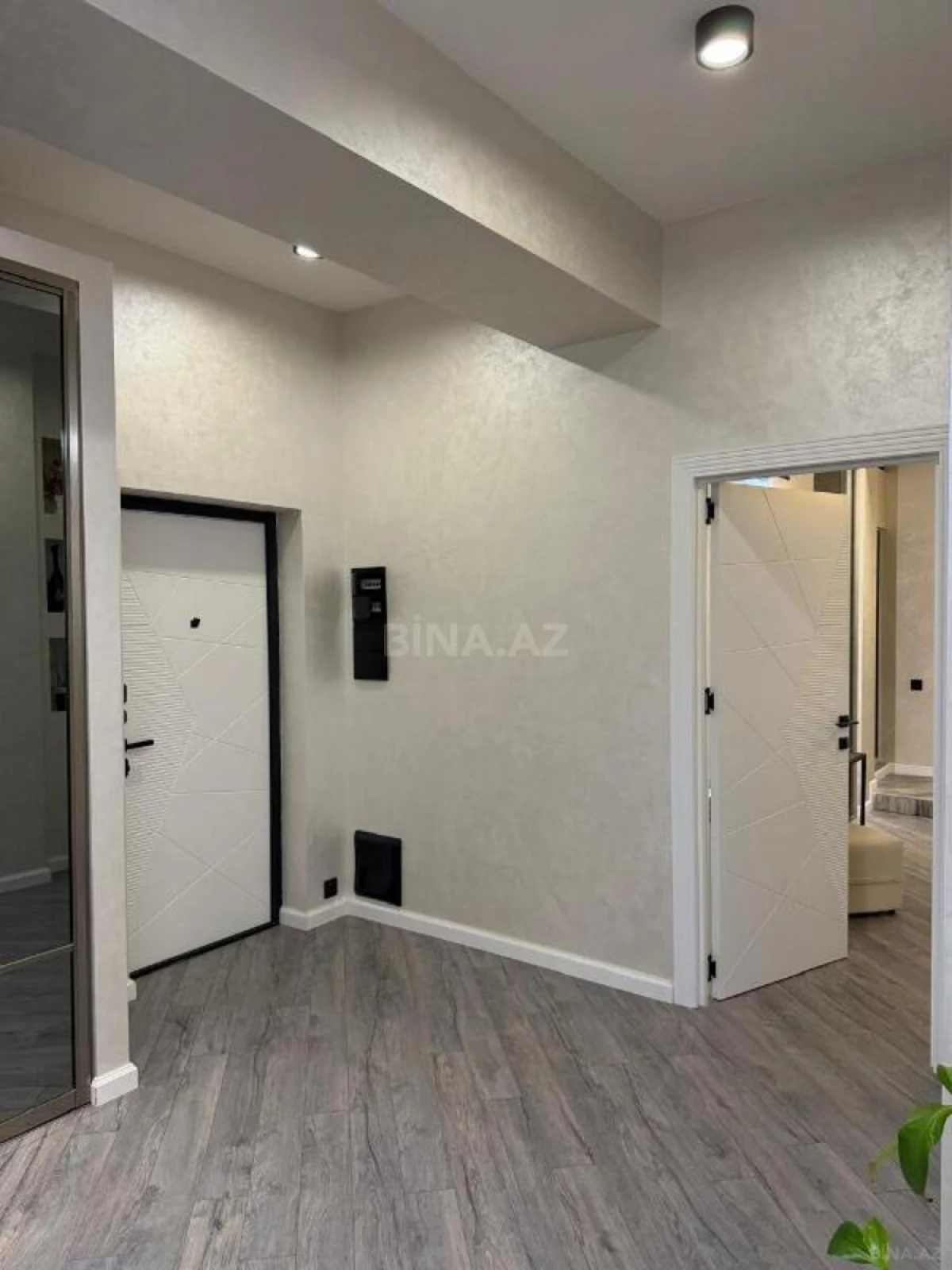 Satılır 3 otaqlı mənzil 465 m²