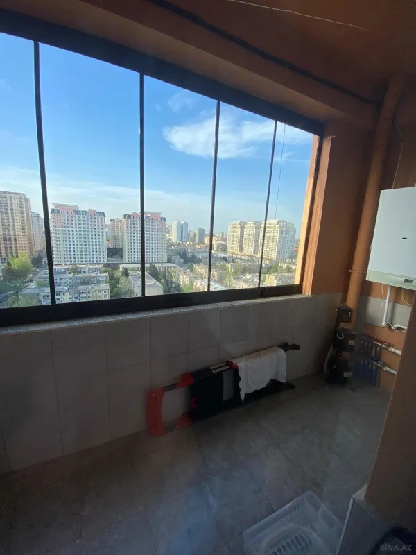 Satılır 3 otaqlı mənzil 110 m²