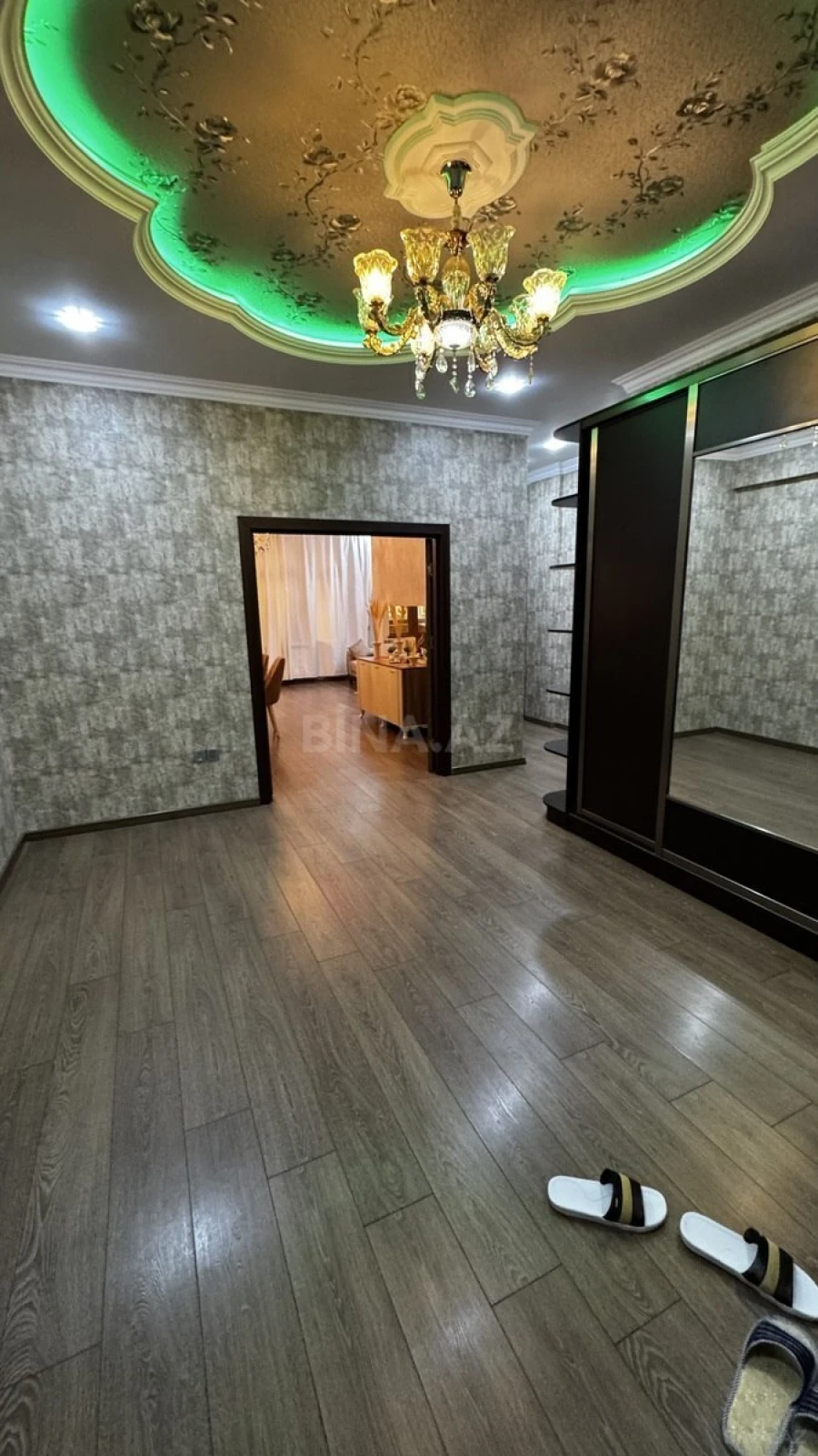 Kirayə verilir 3 otaqlı mənzil 130 m²