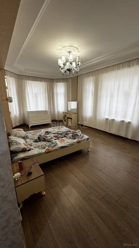 Kirayə verilir 3 otaqlı mənzil 130 m²