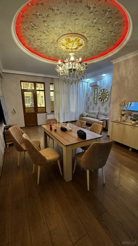 Kirayə verilir 3 otaqlı mənzil 130 m²