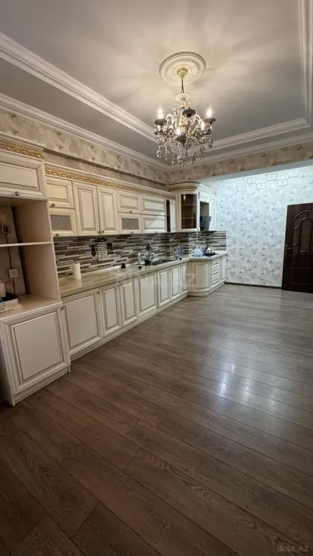 Kirayə verilir 3 otaqlı mənzil 130 m²