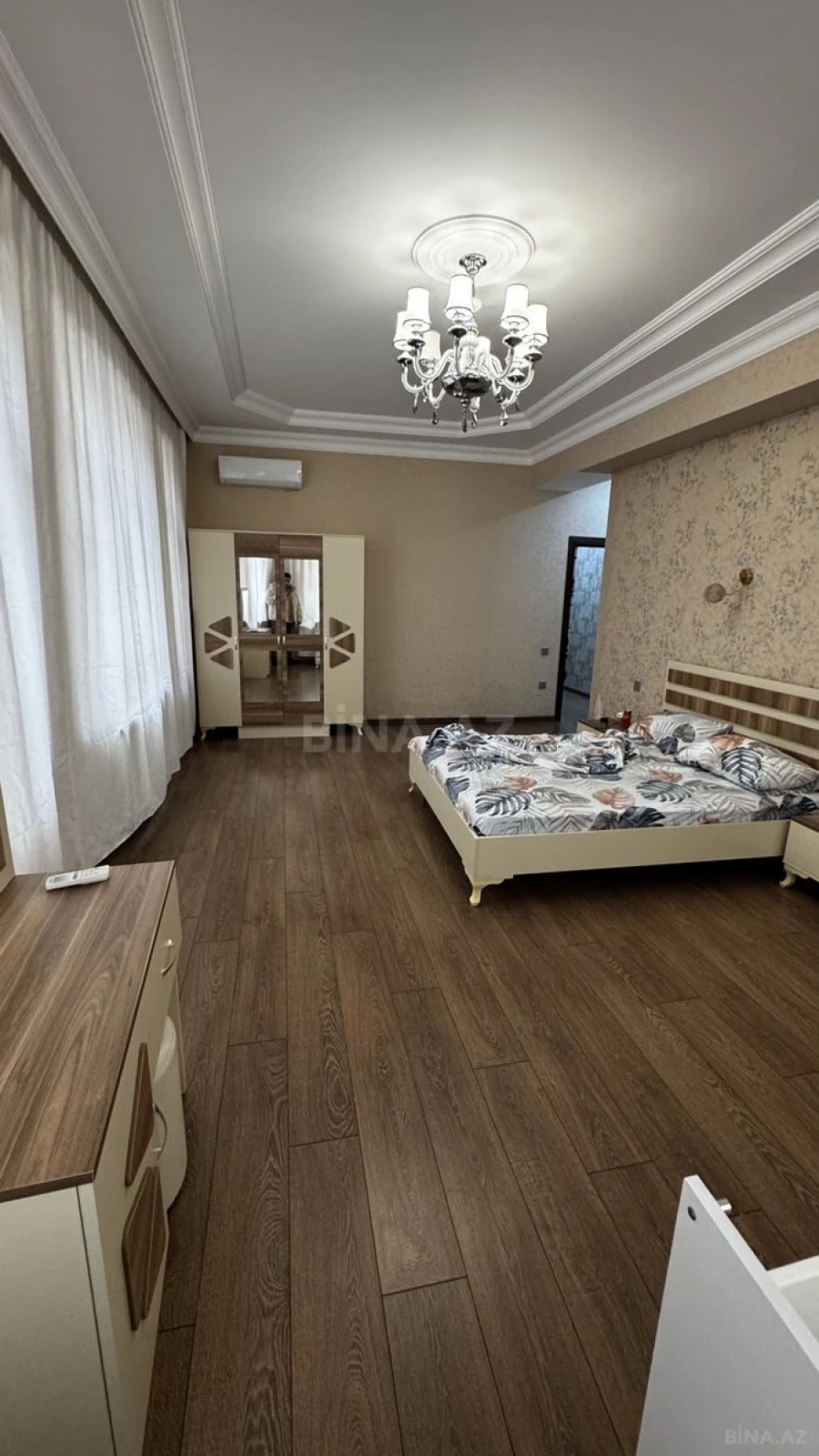 Kirayə verilir 3 otaqlı mənzil 130 m²