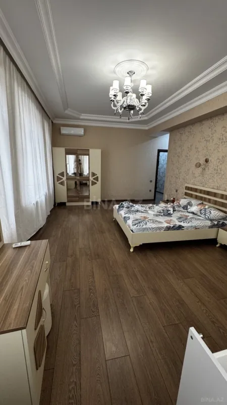 Kirayə verilir 3 otaqlı mənzil 130 m²