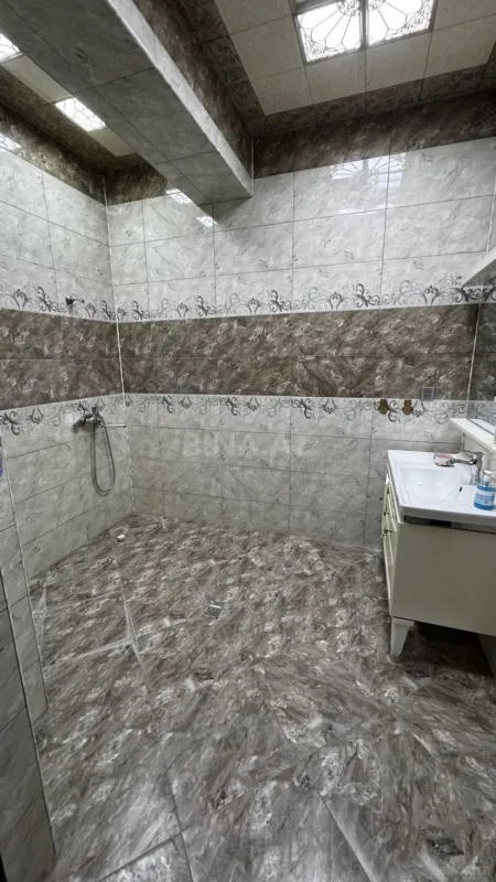 Kirayə verilir 3 otaqlı mənzil 130 m²