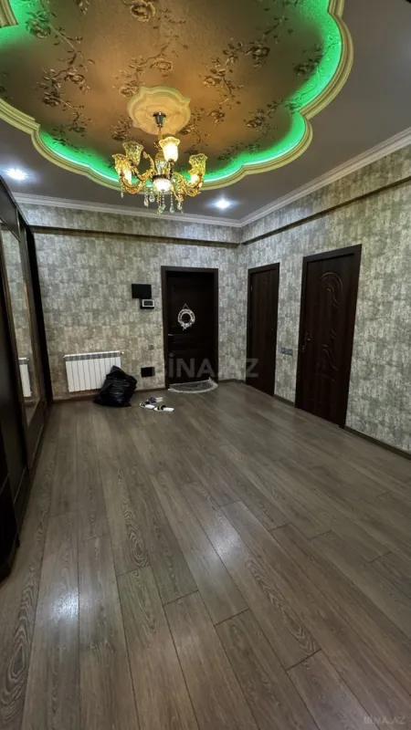 Kirayə verilir 3 otaqlı mənzil 130 m²