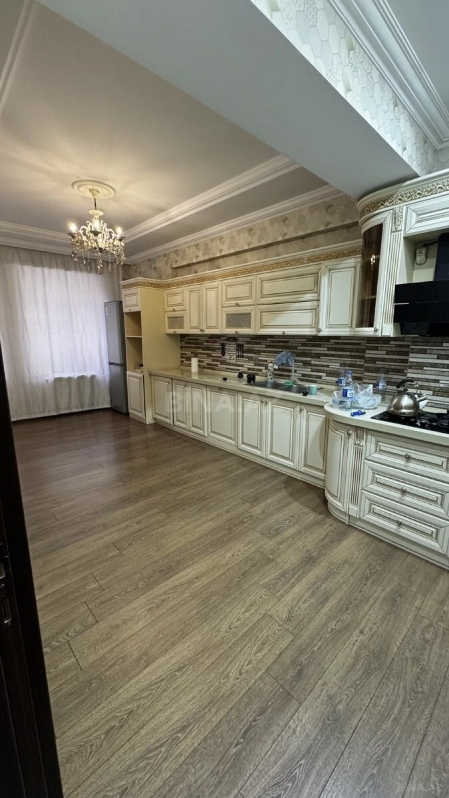 Kirayə verilir 3 otaqlı mənzil 130 m²