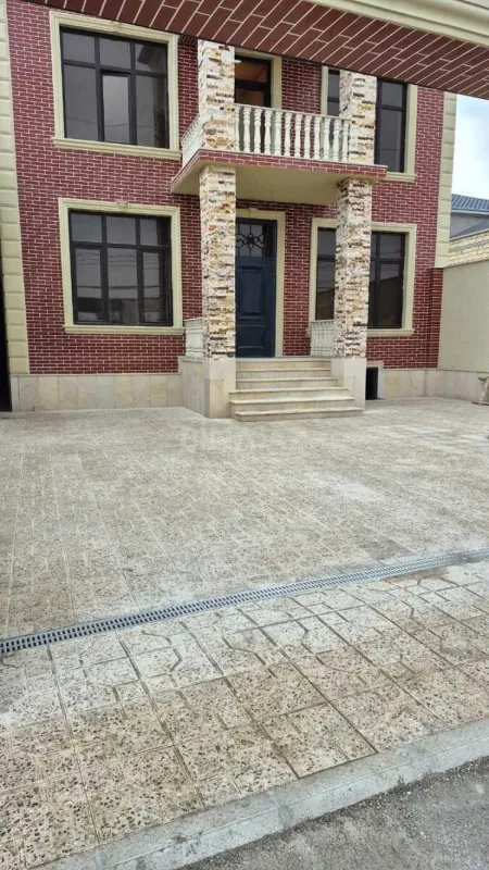 Satılır 6 otaqlı həyət evi 250 m²