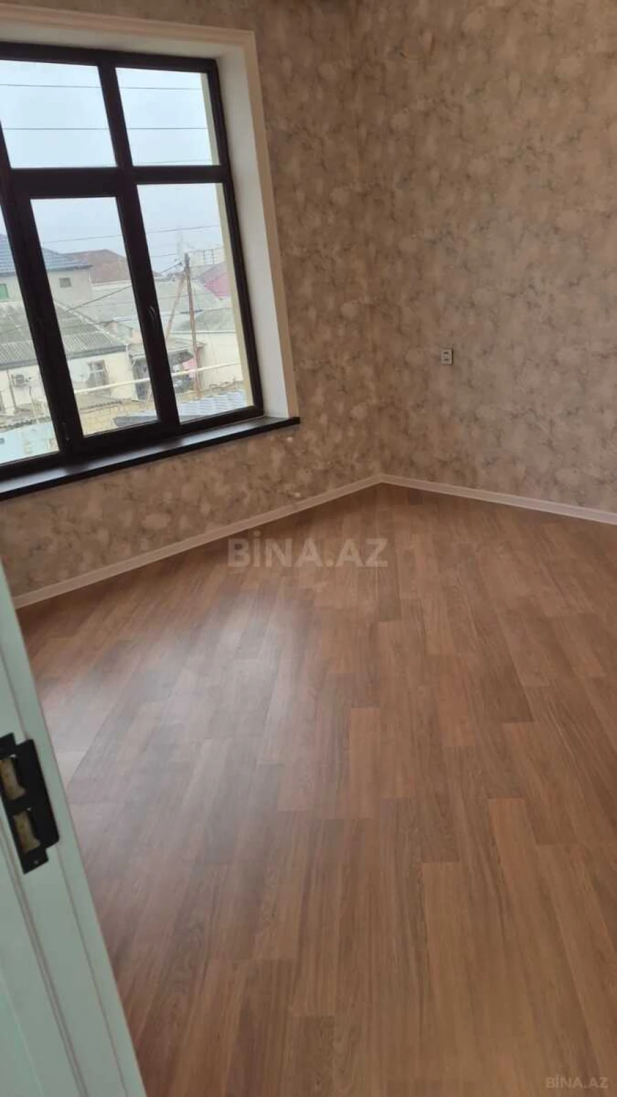 Satılır 6 otaqlı həyət evi 250 m²