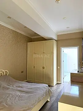 Satılır 4 otaqlı mənzil 165 m²