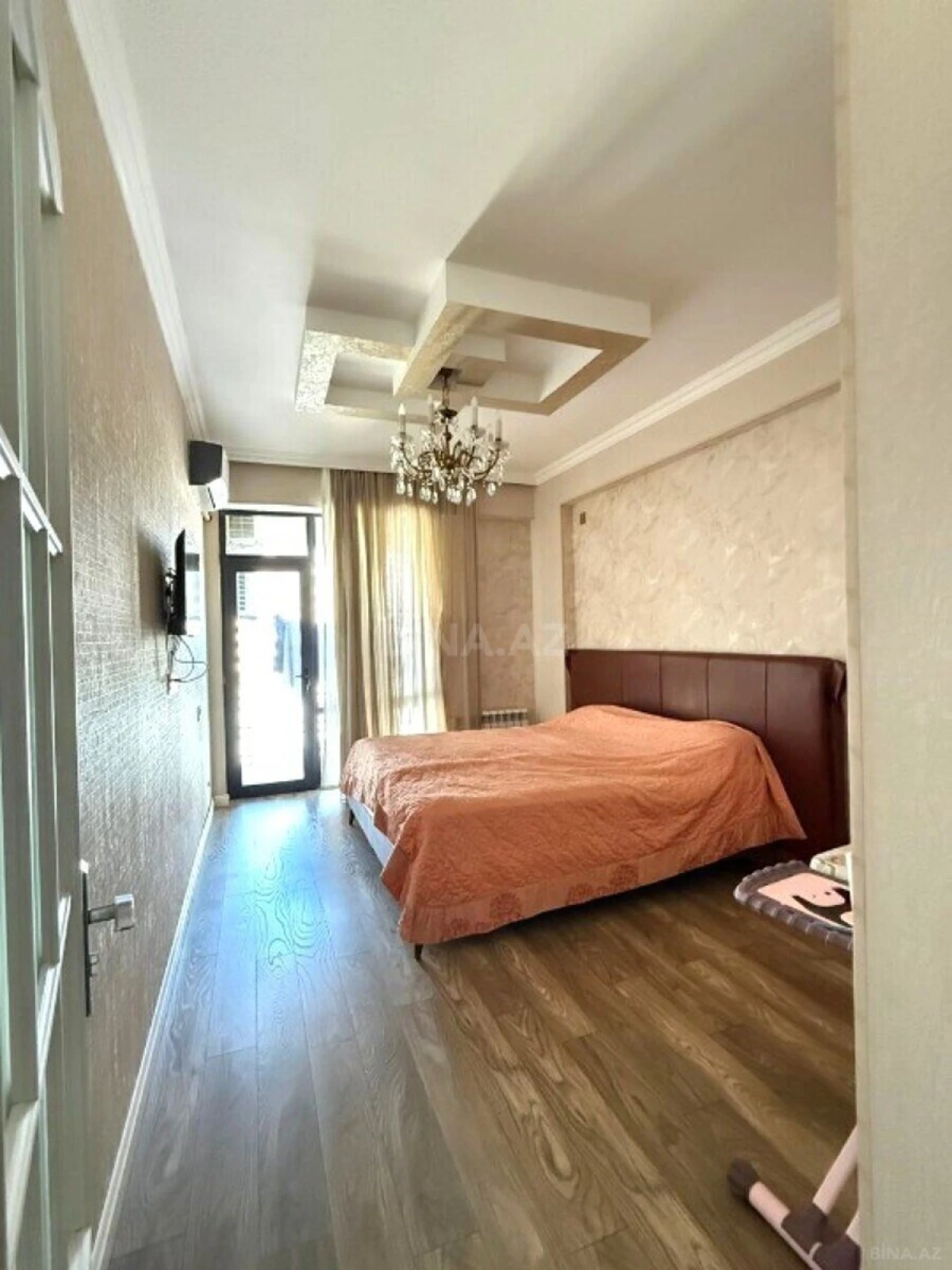 Satılır 4 otaqlı mənzil 165 m²