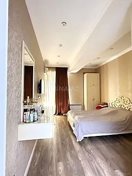 Satılır 4 otaqlı mənzil 165 m²