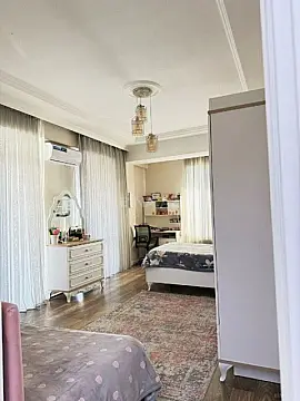 Satılır 4 otaqlı mənzil 165 m²