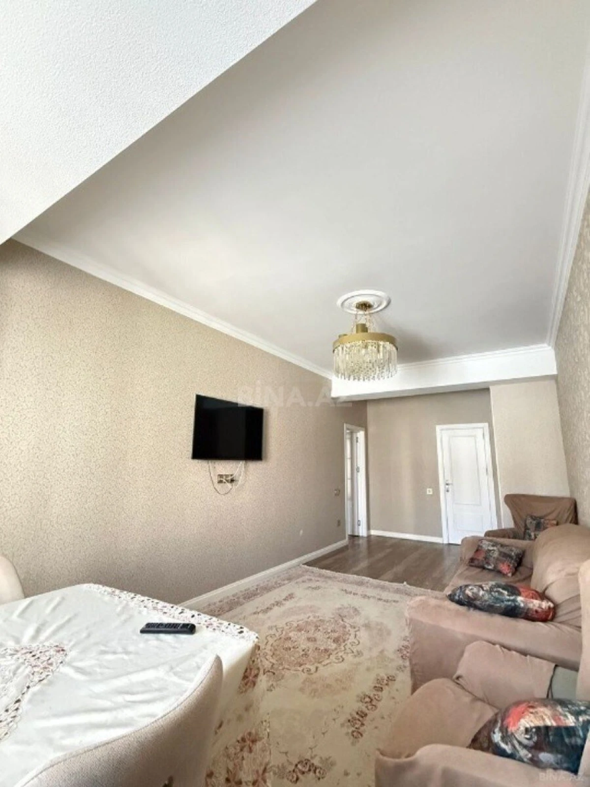 Satılır 4 otaqlı mənzil 165 m²