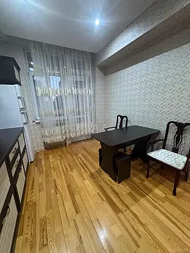 Kirayə verilir 2 otaqlı mənzil 80 m²