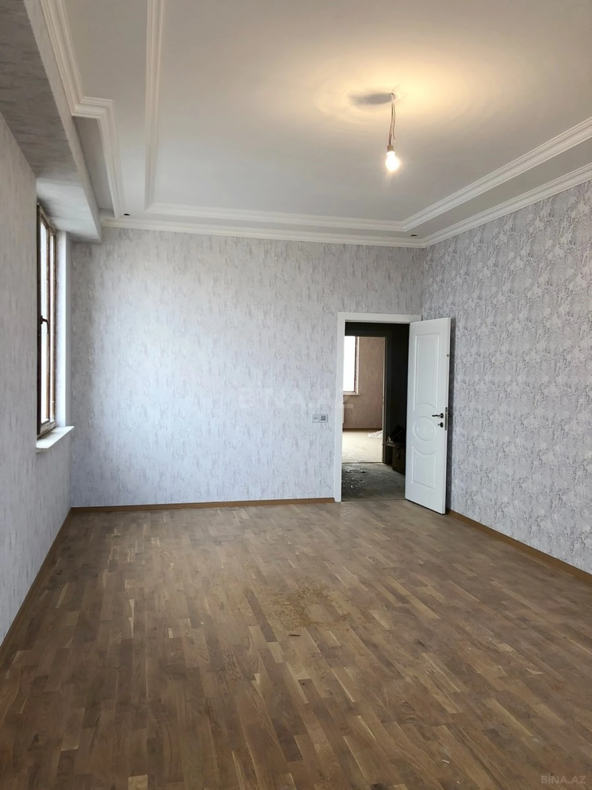 Satılır 3 otaqlı mənzil 105 m²