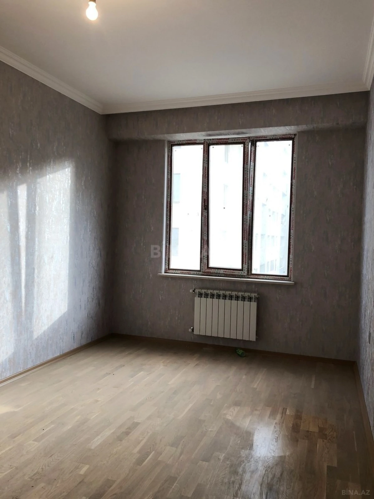Satılır 3 otaqlı mənzil 105 m²