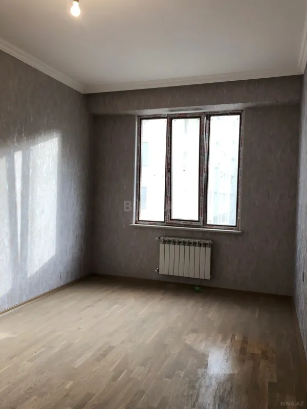 Satılır 3 otaqlı mənzil 105 m²