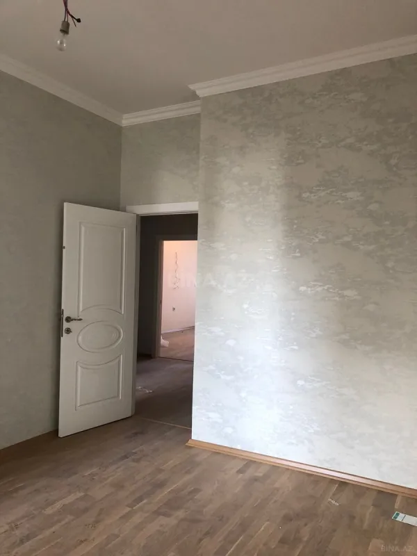 Satılır 3 otaqlı mənzil 105 m²
