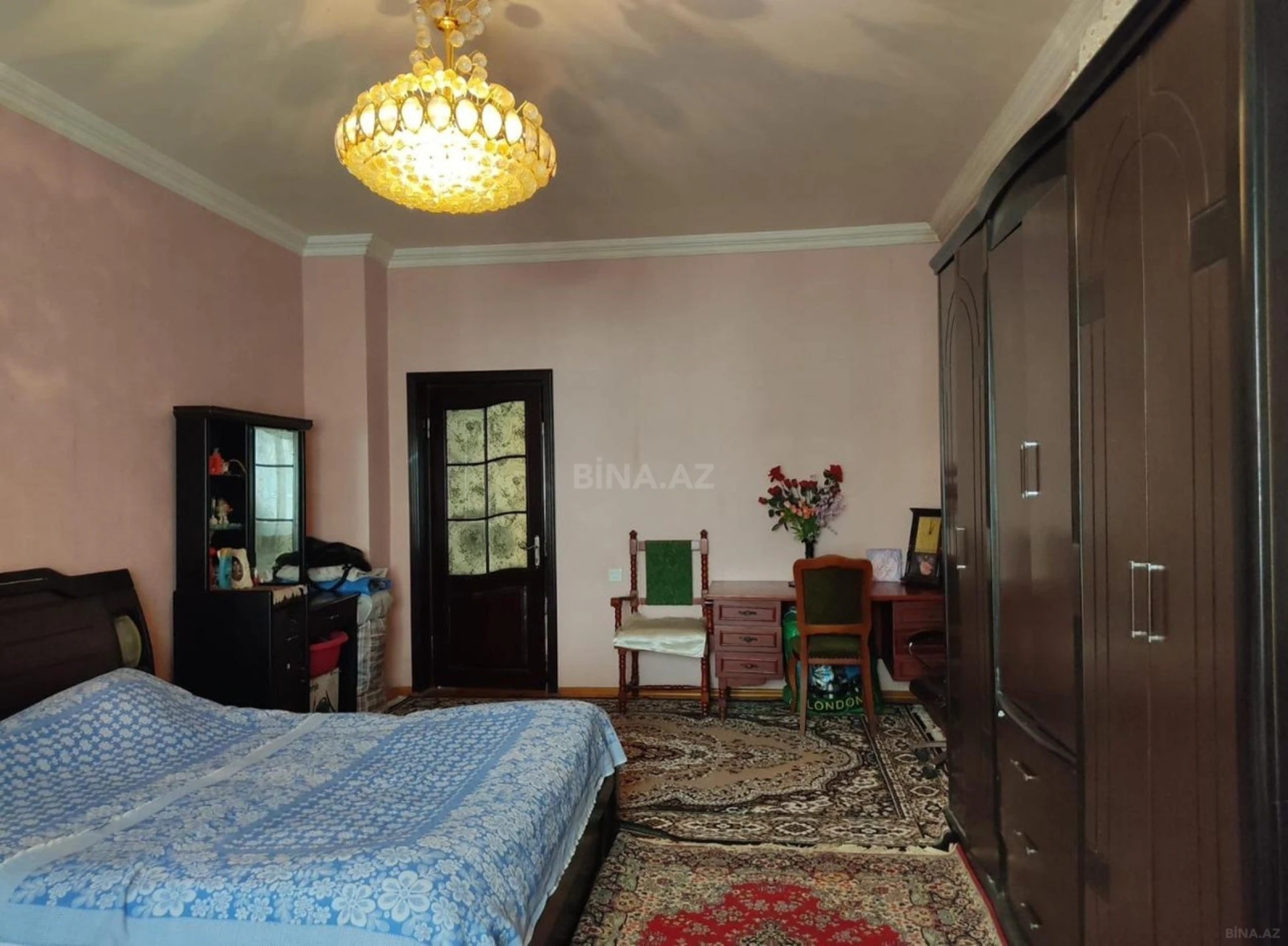Kirayə verilir 2 otaqlı mənzil 112 m²