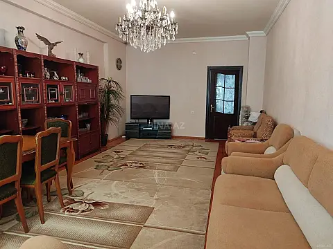 Kirayə verilir 2 otaqlı mənzil 112 m²