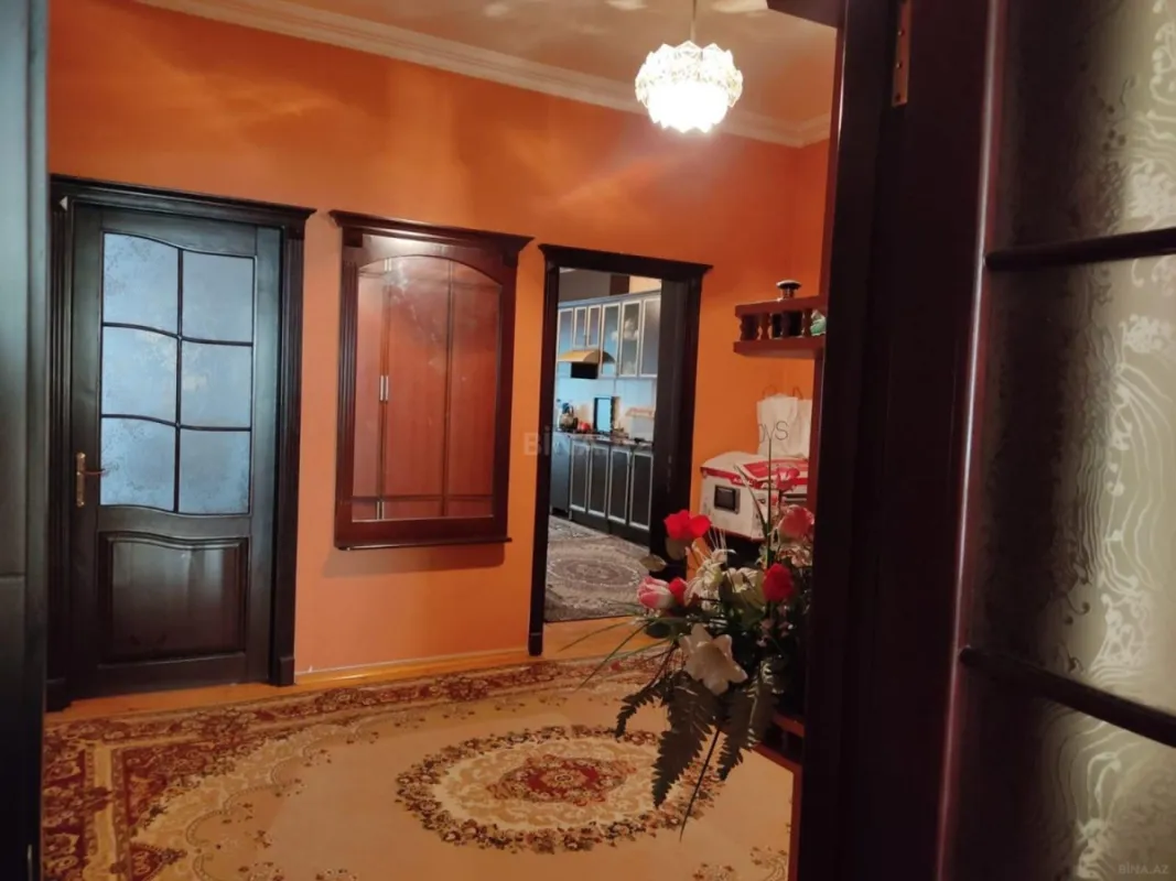 Kirayə verilir 2 otaqlı mənzil 112 m²