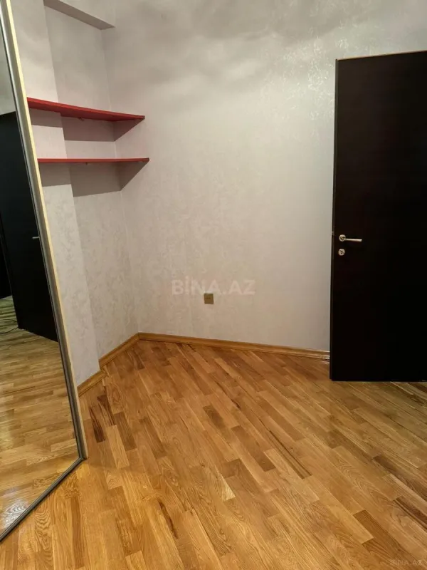 Kirayə verilir 4 otaqlı mənzil 155 m²