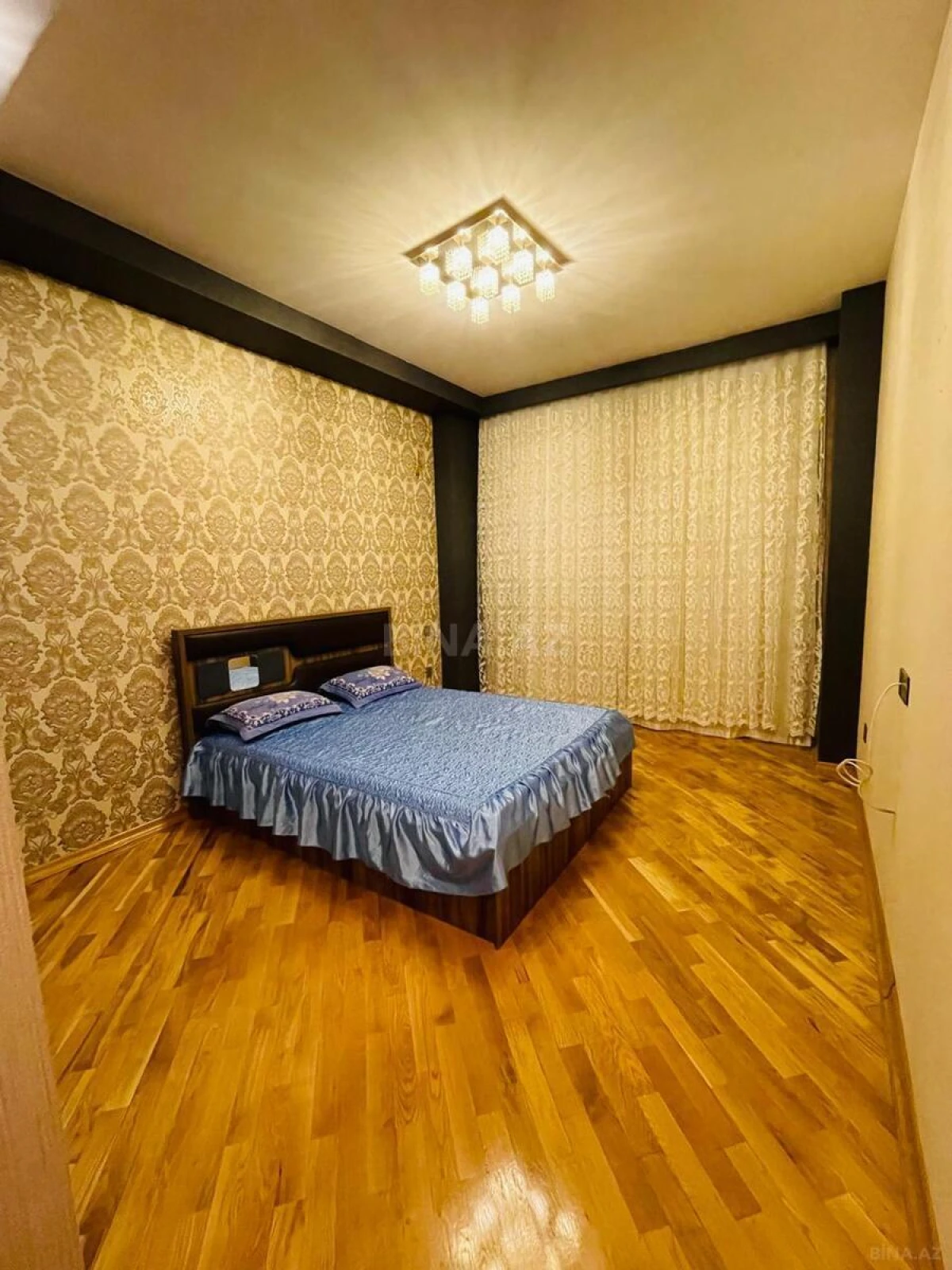 Kirayə verilir 4 otaqlı mənzil 155 m²