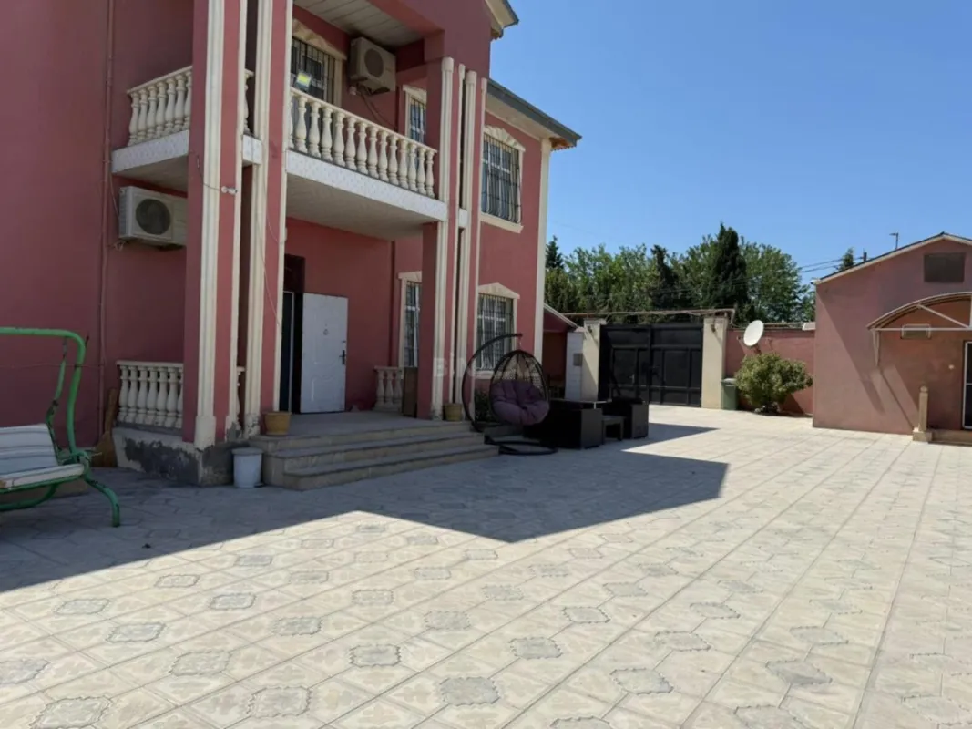 Satılır 7 otaqlı həyət evi 250 m²