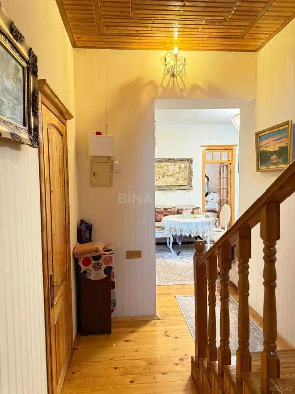 Satılır 7 otaqlı həyət evi 250 m²