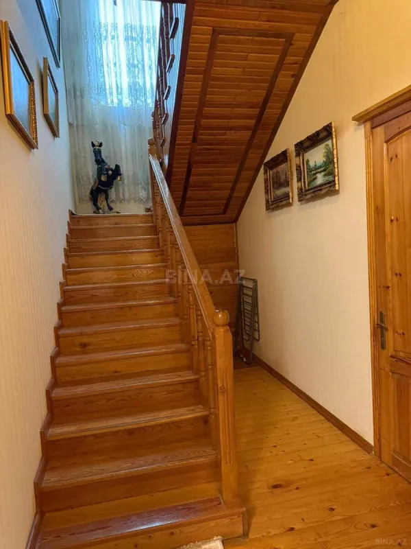 Satılır 7 otaqlı həyət evi 250 m²