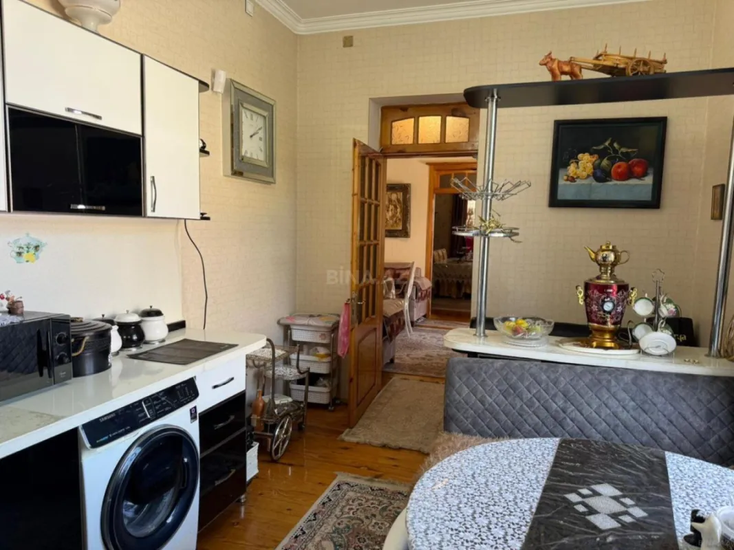 Satılır 7 otaqlı həyət evi 250 m²