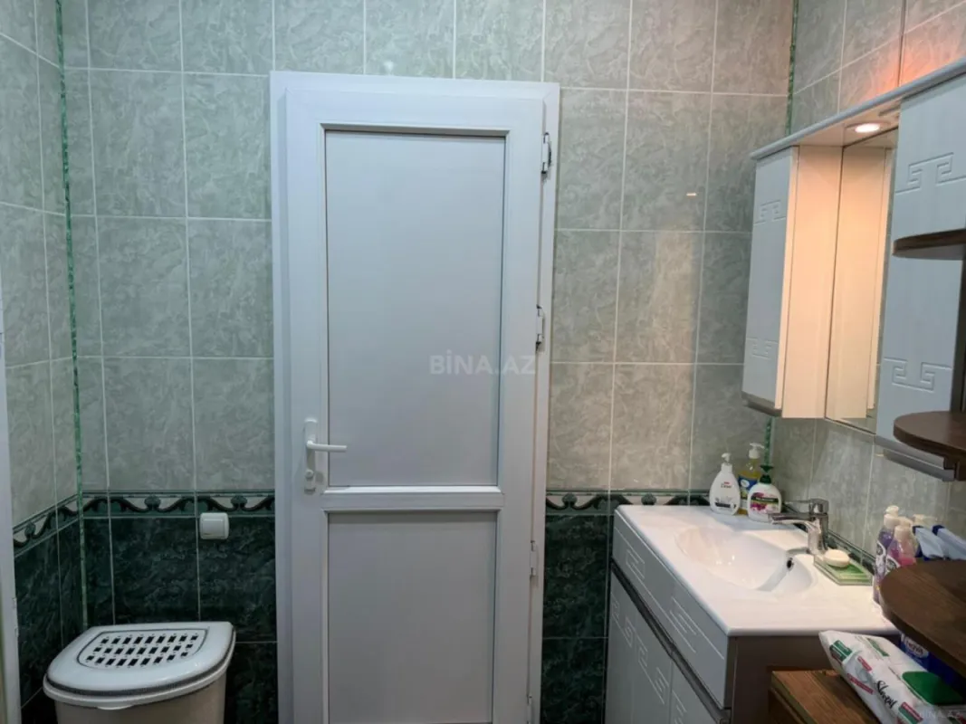 Satılır 7 otaqlı həyət evi 250 m²