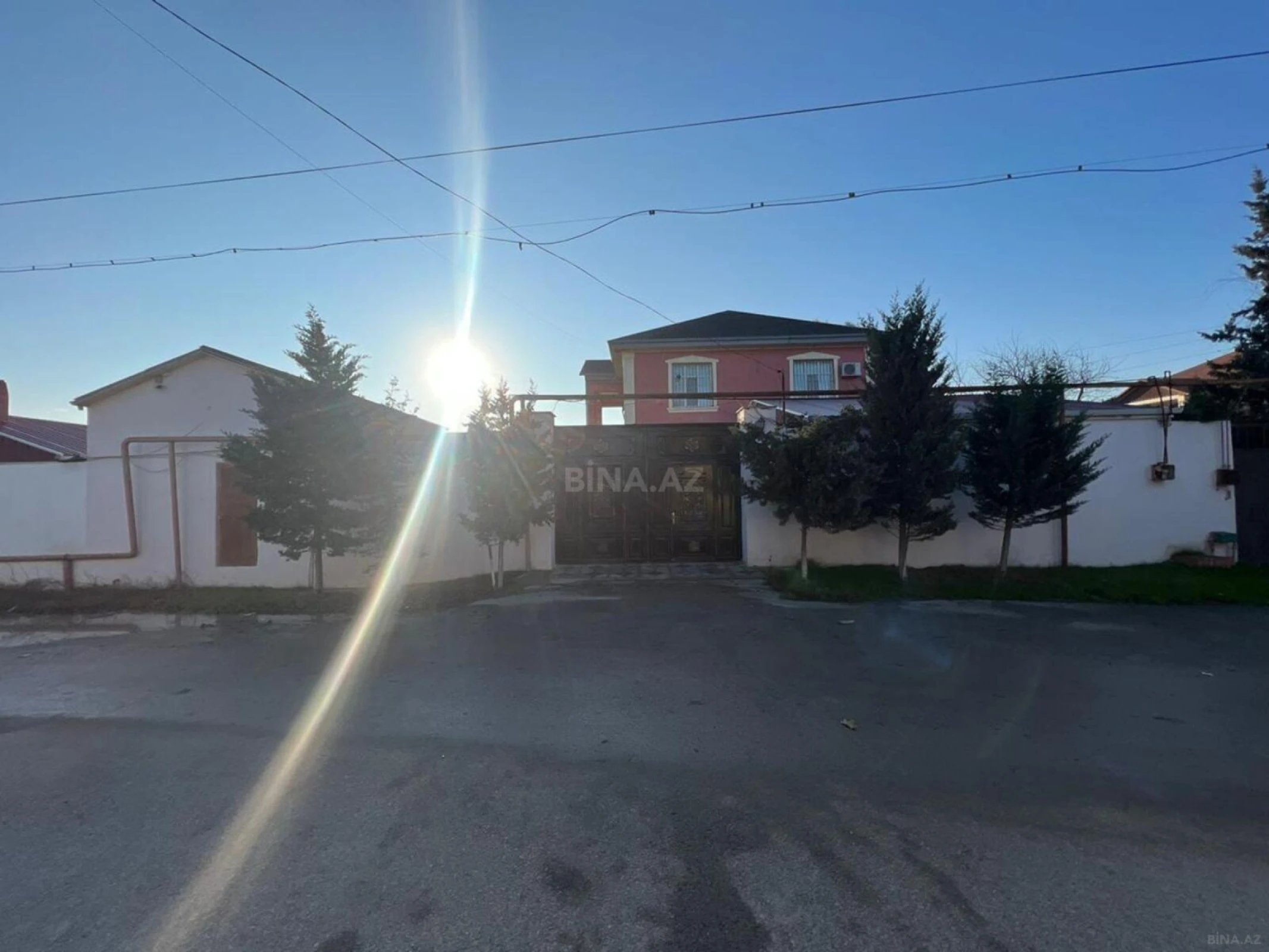 Satılır 7 otaqlı həyət evi 250 m²