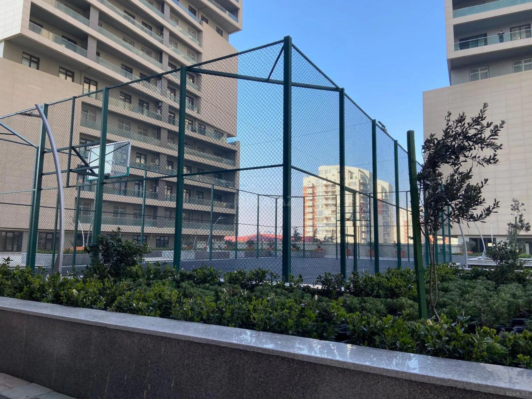 Satılır 4 otaqlı mənzil 149 m²