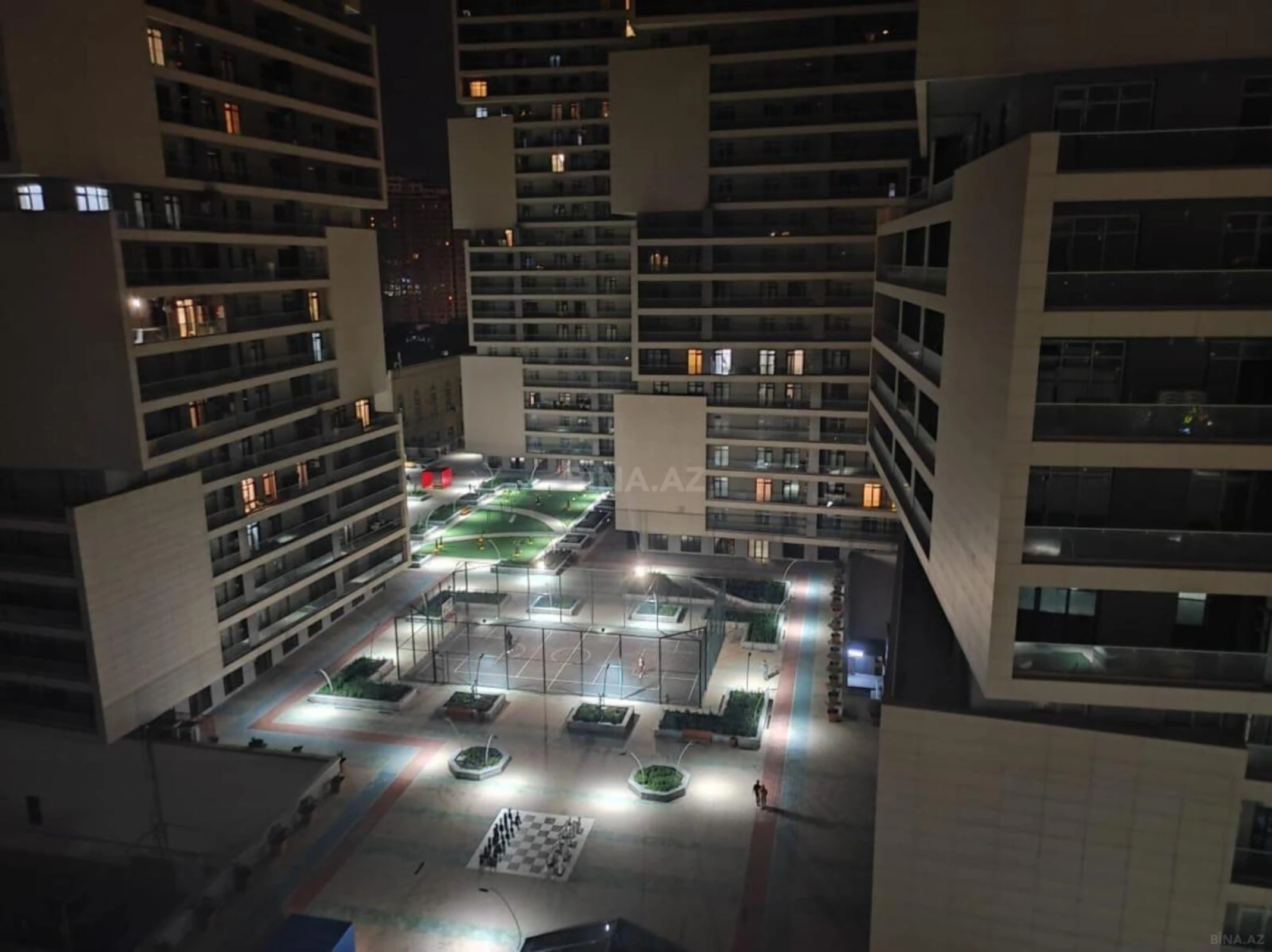 Satılır 4 otaqlı mənzil 149 m²