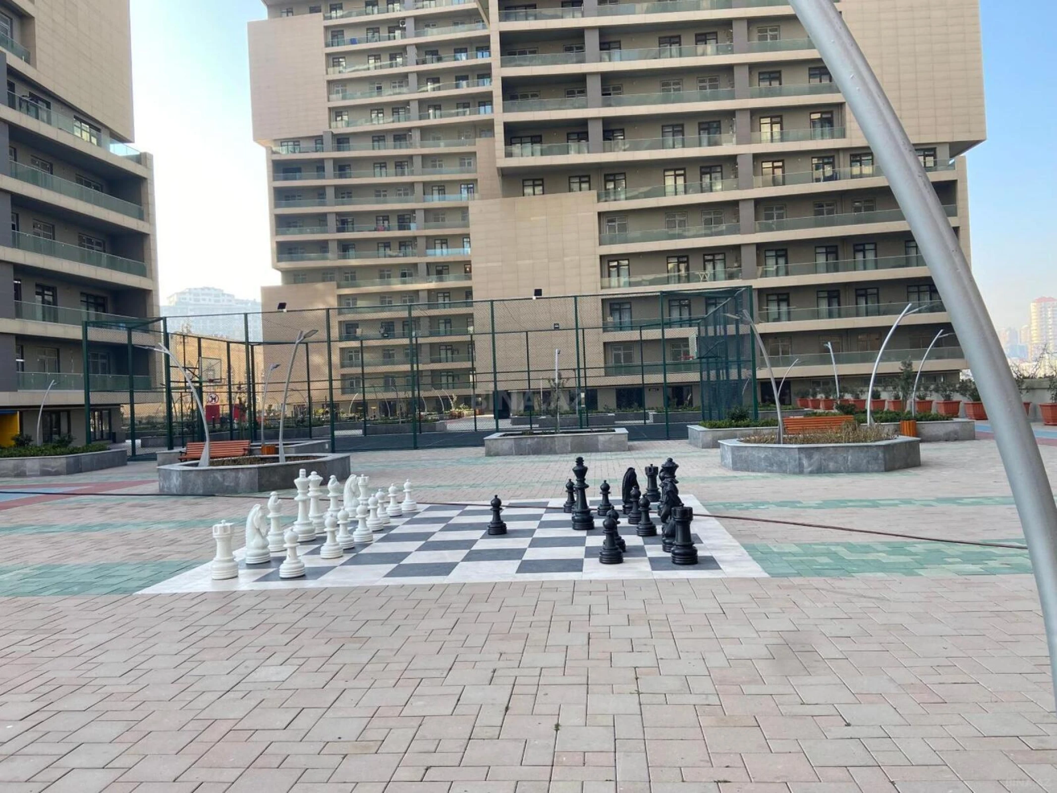 Satılır 4 otaqlı mənzil 149 m²