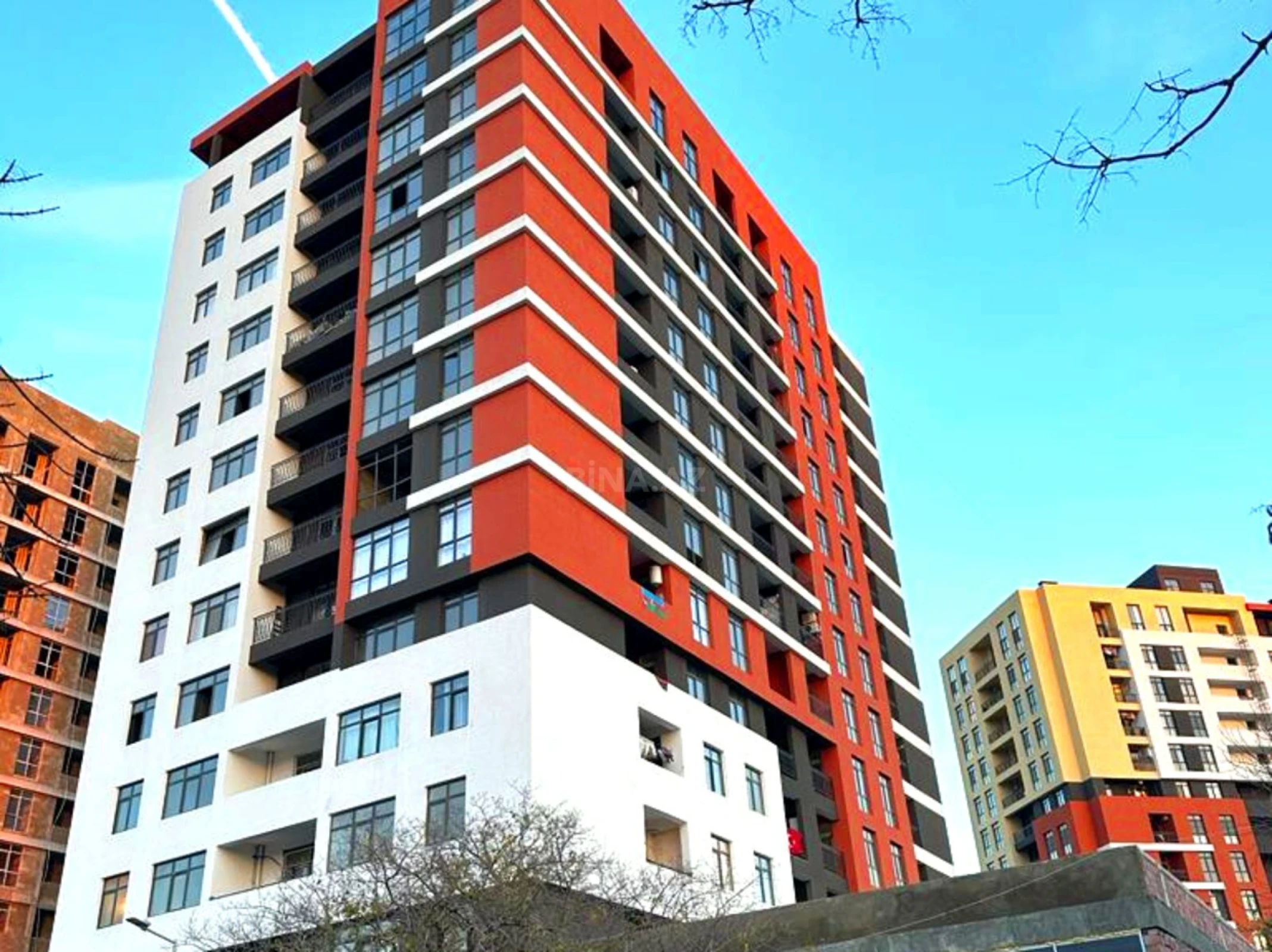 Satılır 3 otaqlı mənzil 156.2 m²